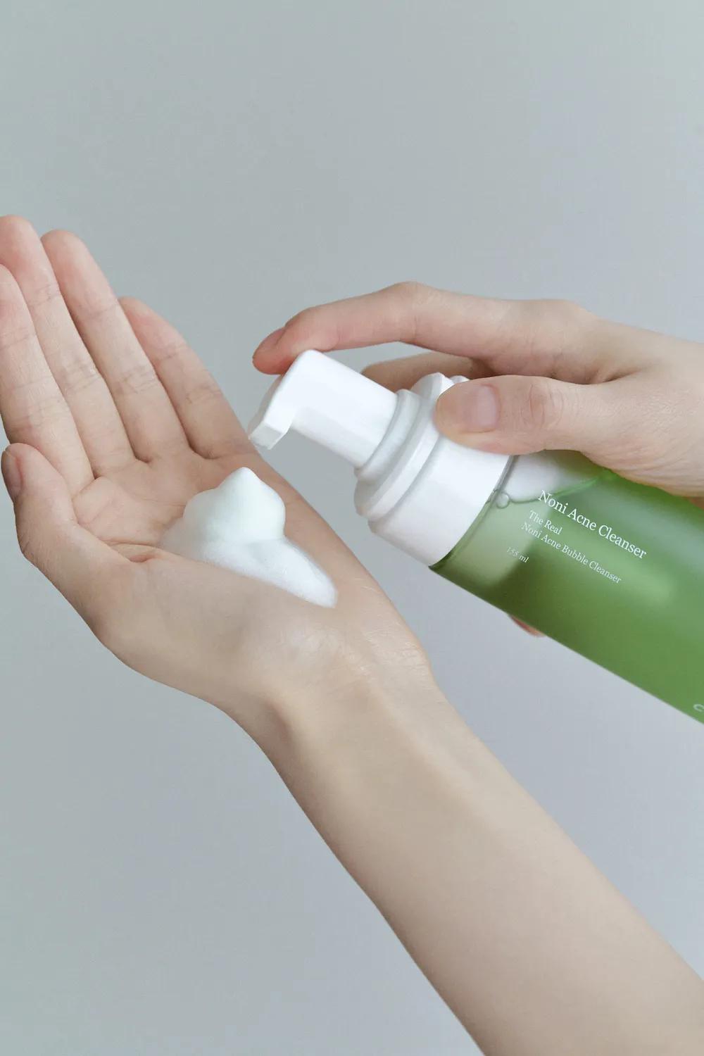 [Celimax] The Real Noni Acne Bubble Cleanser 155ml